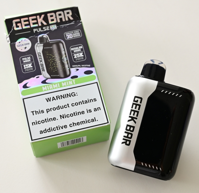 Geek Bar Pulse：日本で楽しむ次世代の電子タバコ体験